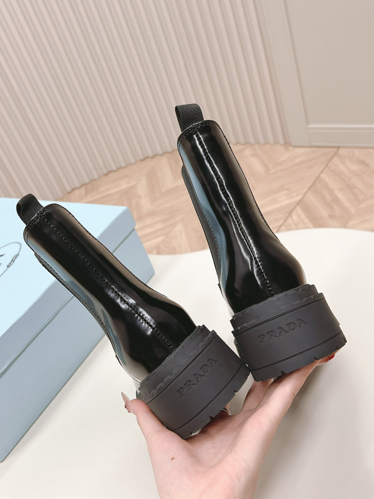 PRA BRUSHED BOOTIES GLOSSY BLACK CALFSKIN