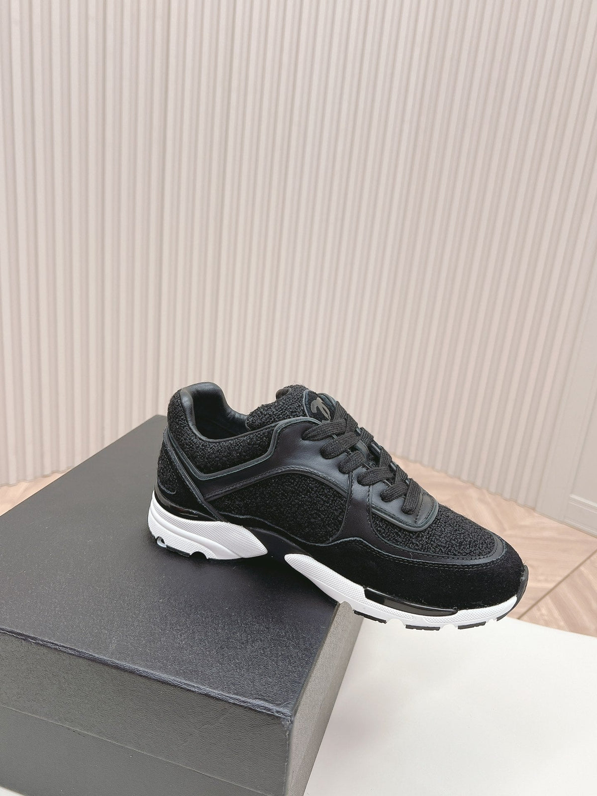 TRAINERS IN BLACK SUEDE AND CALFSKIN