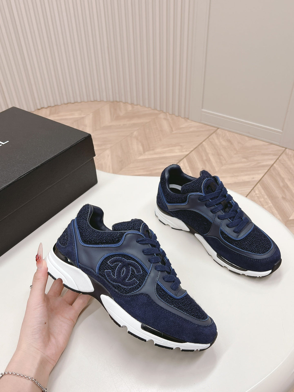 TRAINERS IN MIDNIGHT BLUE SUEDE AND CALFSKIN