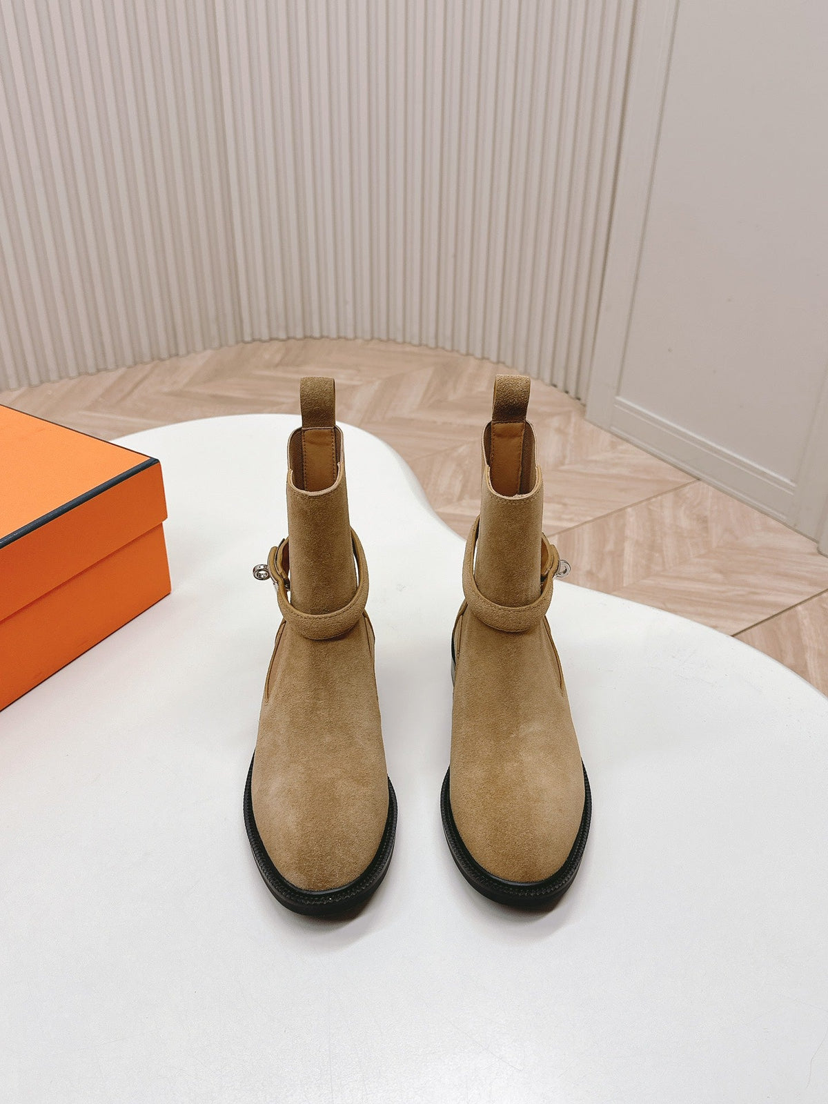 KELLY BUCKLE SHORT BOOTS IN PEANUT BROWN SUEDE