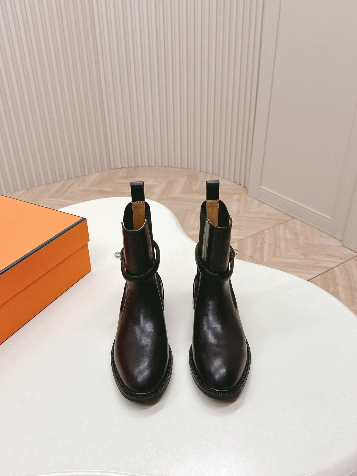 KELLY BUCKLE SHORT BOOTS IN BLACK CALFSKIN