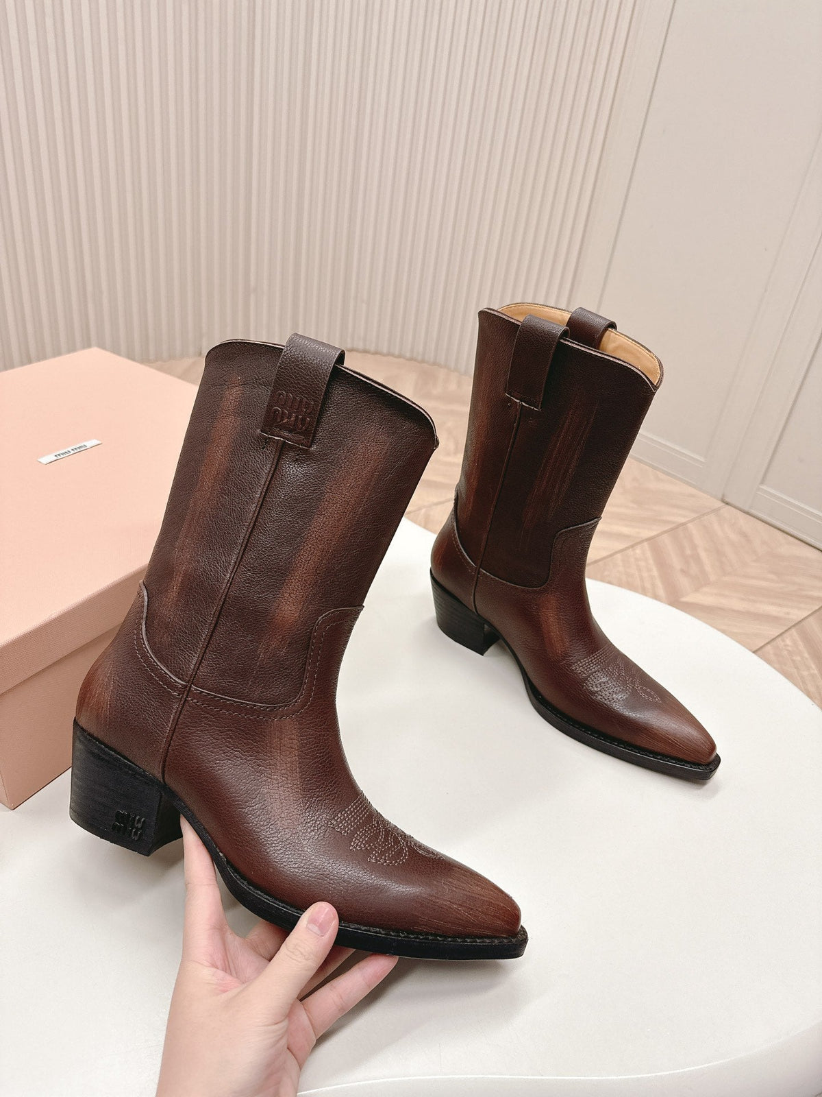 POINTED TOE BOOTS IN COCOA BROWN CALFSKIN
