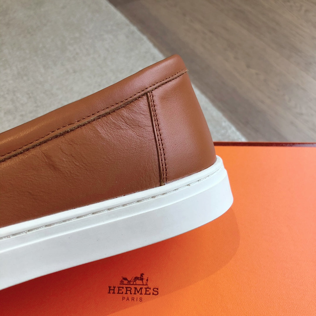 GAME SLIP-ON SNEAKER CARAMEL WITH TASSELS CALFSKIN