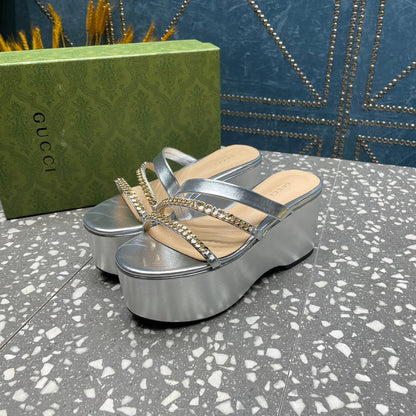 HIGH WEDGE PLATFORM IN SILVER CALFSKIN WITH GOLD HARDWARE