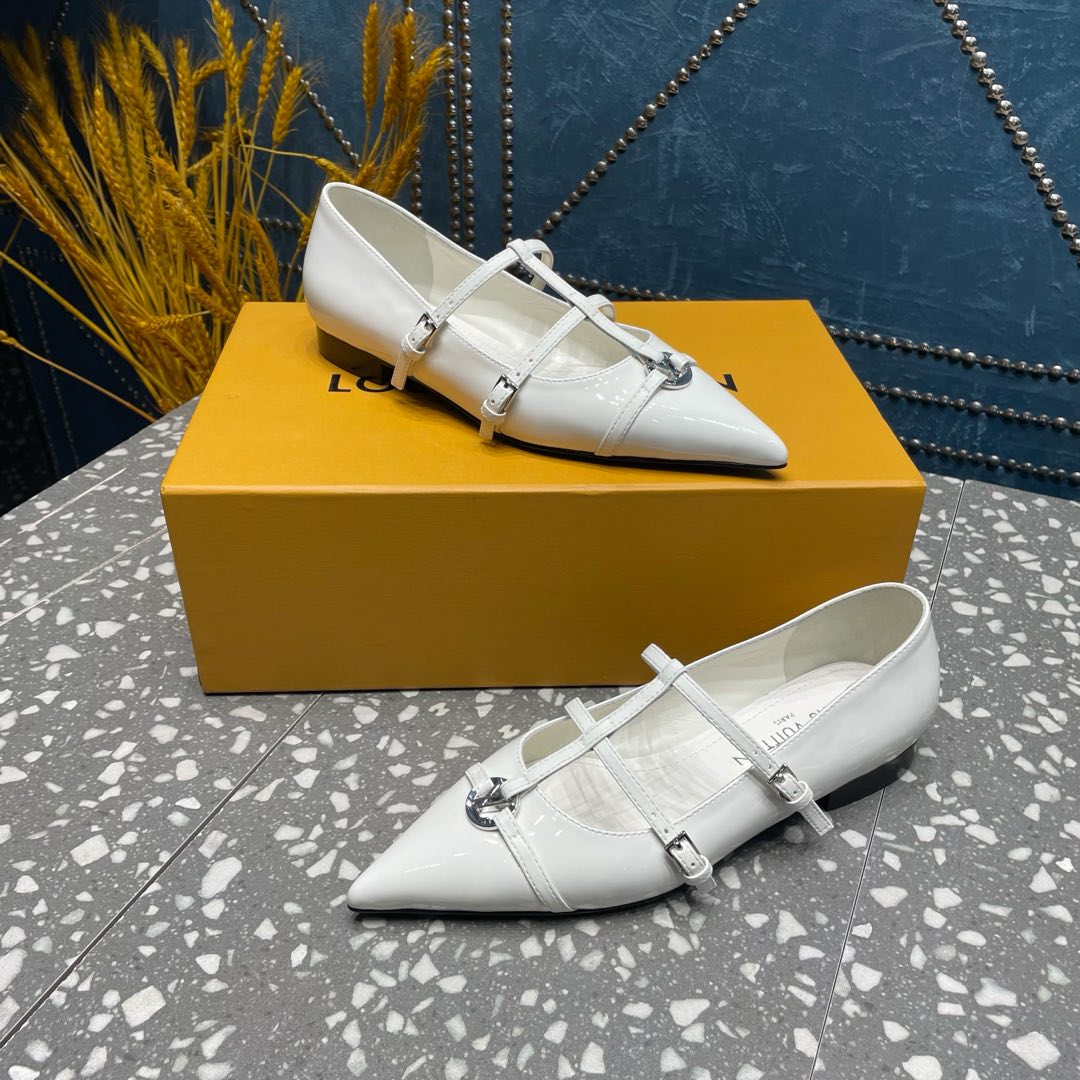 POINTED FLAT SHOES IN WHITE CALFSKIN