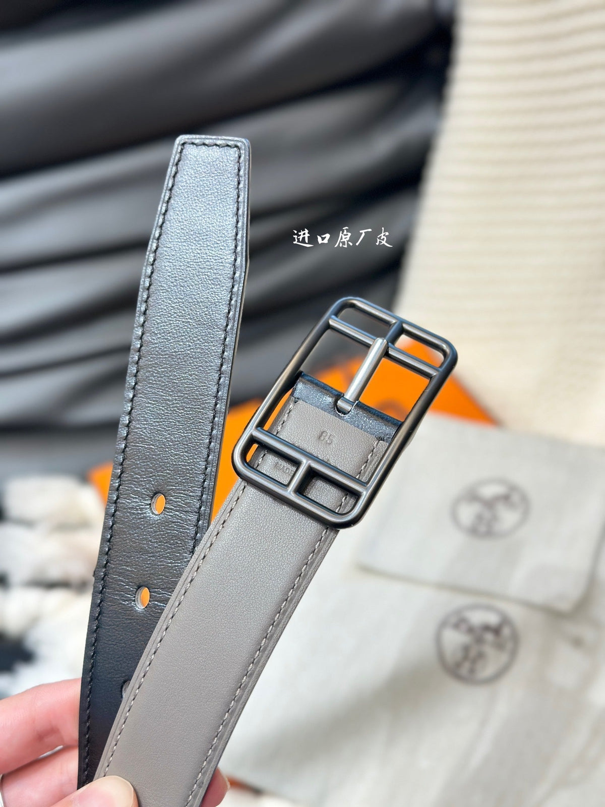 HM CAPE COD 32MM REVERSIBLE BELT BLACK AND KHAKI BROWN LEATHER BLACK HARDWARE