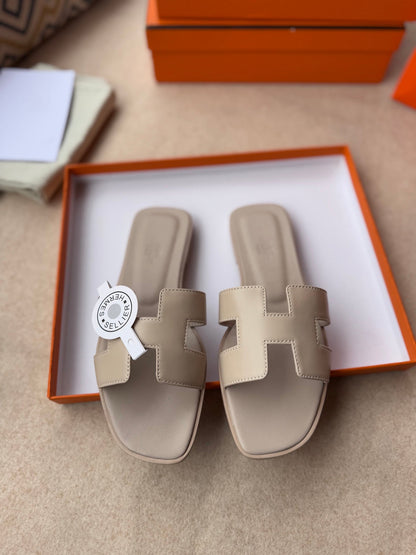 0RAN SANDALS IN KHAKI BROWN CALFSKIN