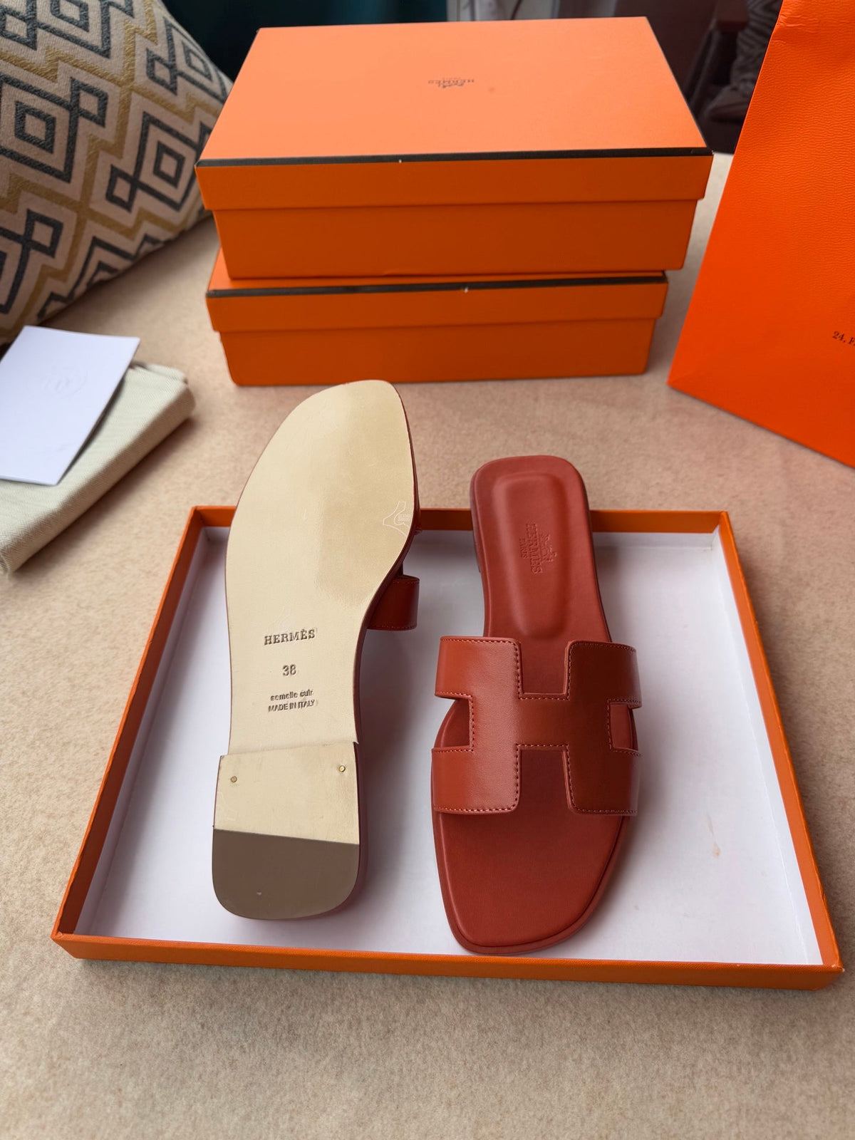0RAN SANDALS IN GINGER ORANGE CALFSKIN