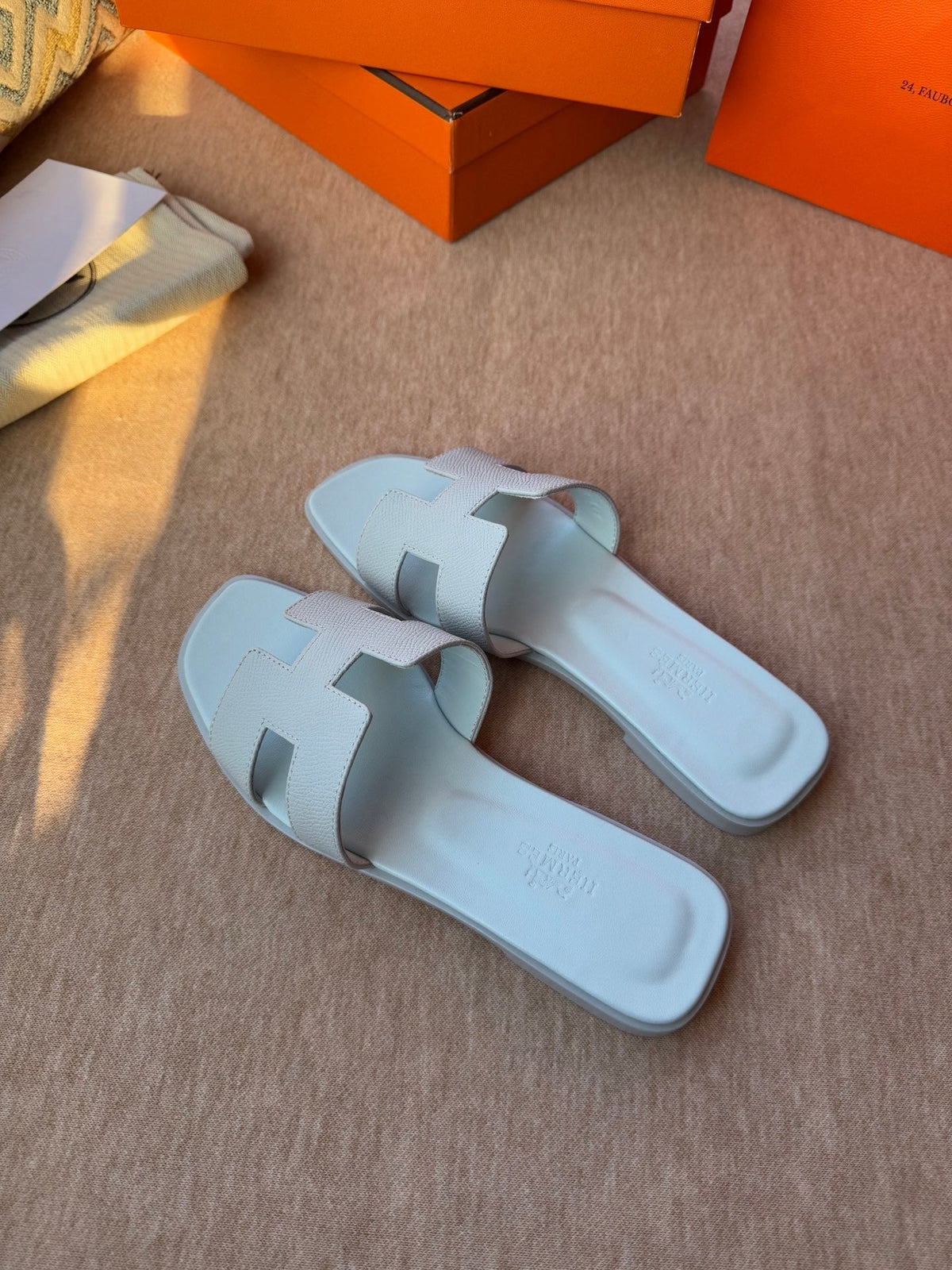 0RAN SANDALS IN ICE BLUE CALFSKIN