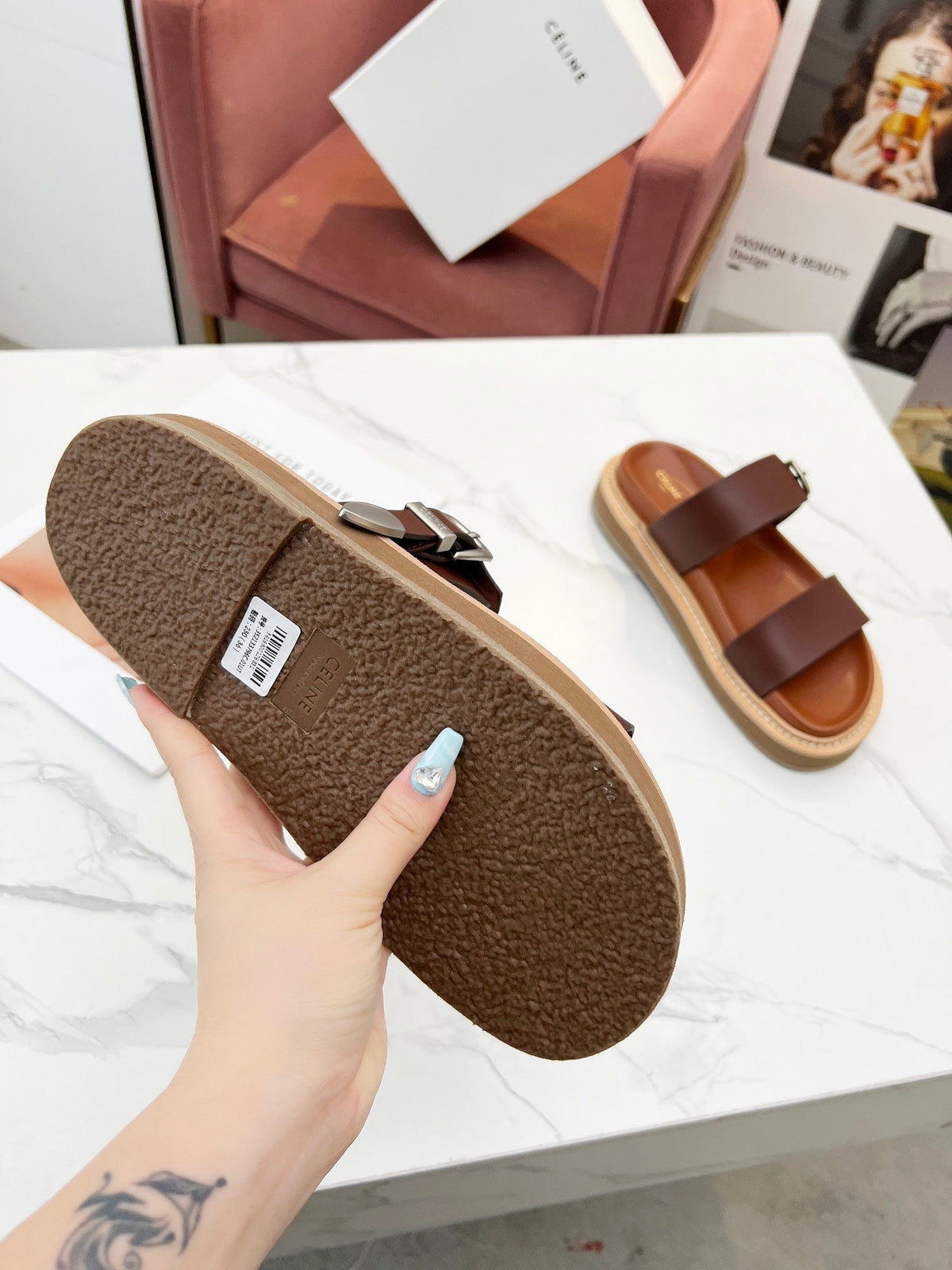 TWO-STRAP SANDALS IN CHESTNUT BROWN CALFSKIN