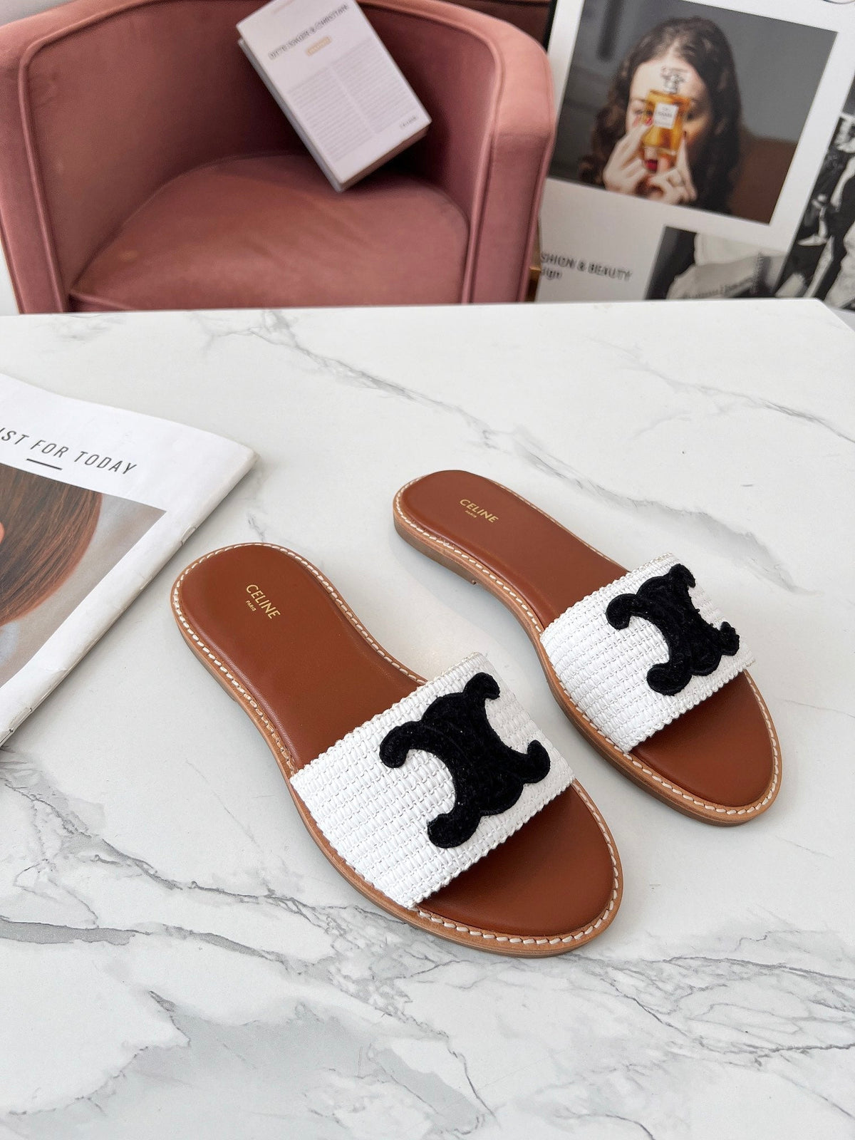 LYMPIA MULE WHITE RAFFIA AND BLACK WOOL LOGO