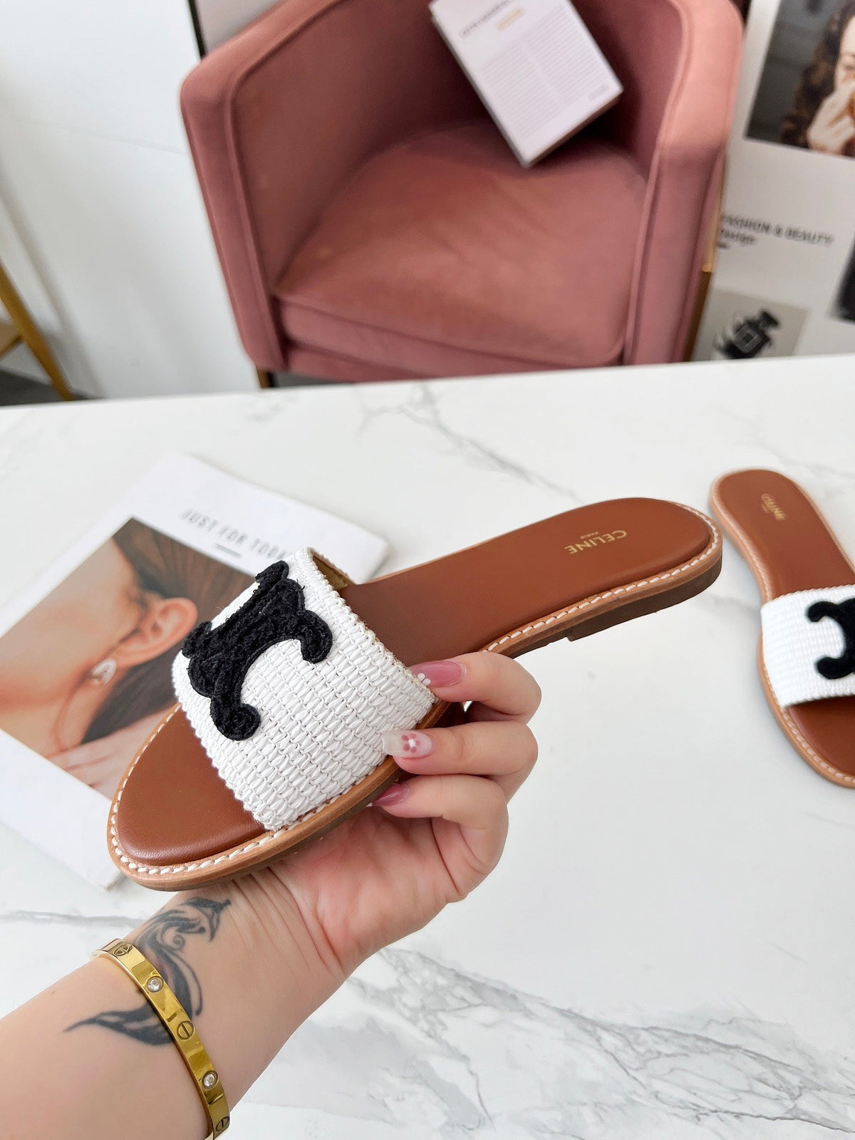 LYMPIA MULE WHITE RAFFIA AND BLACK WOOL LOGO