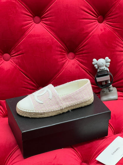 WOVEN LOAFERS IN LIGHT PINK FABRIC