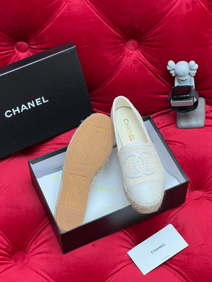 WOVEN LOAFERS IN WHITE BEIGE FABRIC