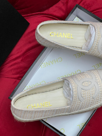 WOVEN LOAFERS IN WHITE BEIGE FABRIC