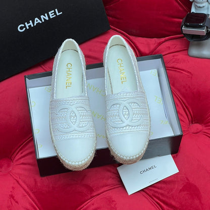 WOVEN LOAFERS IN WHITE FABRIC