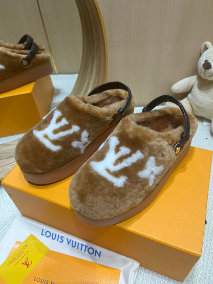 ASPEN COMFORT CLOG IN CIDER BROWN MIX WHITE FLEECE