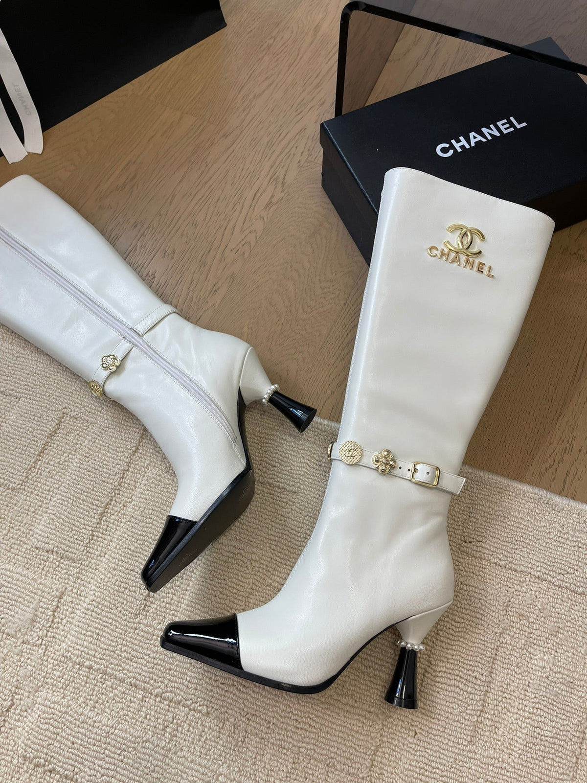 KNEE HIGH BOOTS IN WHITE MIX BLACK CALFSKIN