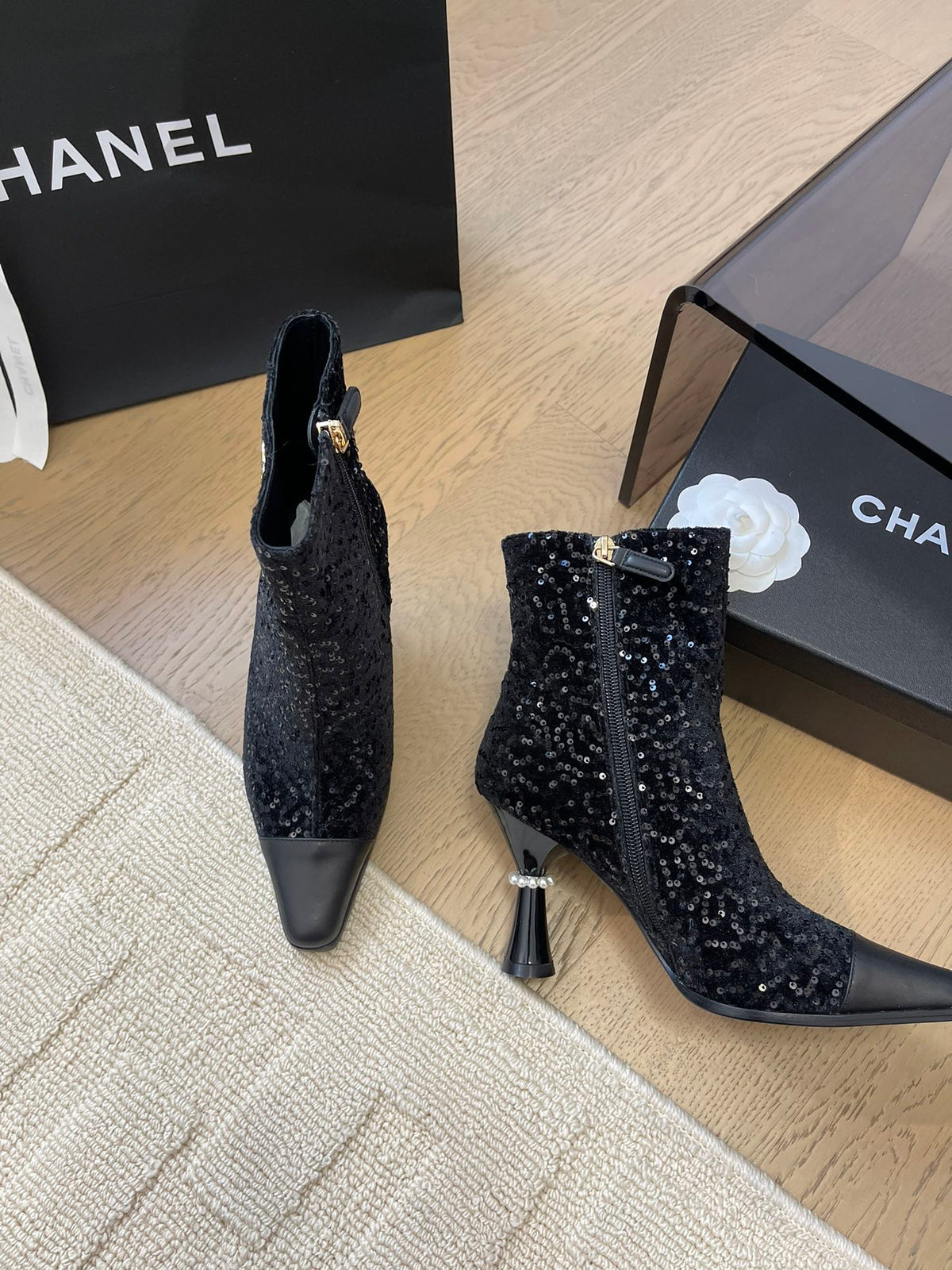 BONGADE BOOTS IN BLACK CALFSKIN AND SEQUINS