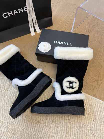 HIGH BOOTS IN BLACK SUEDE AND FLEECE LINING