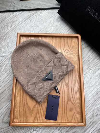 BEANIE HAT IN MEDIUM BROWN WOOL AND RABBIT FUR 436401