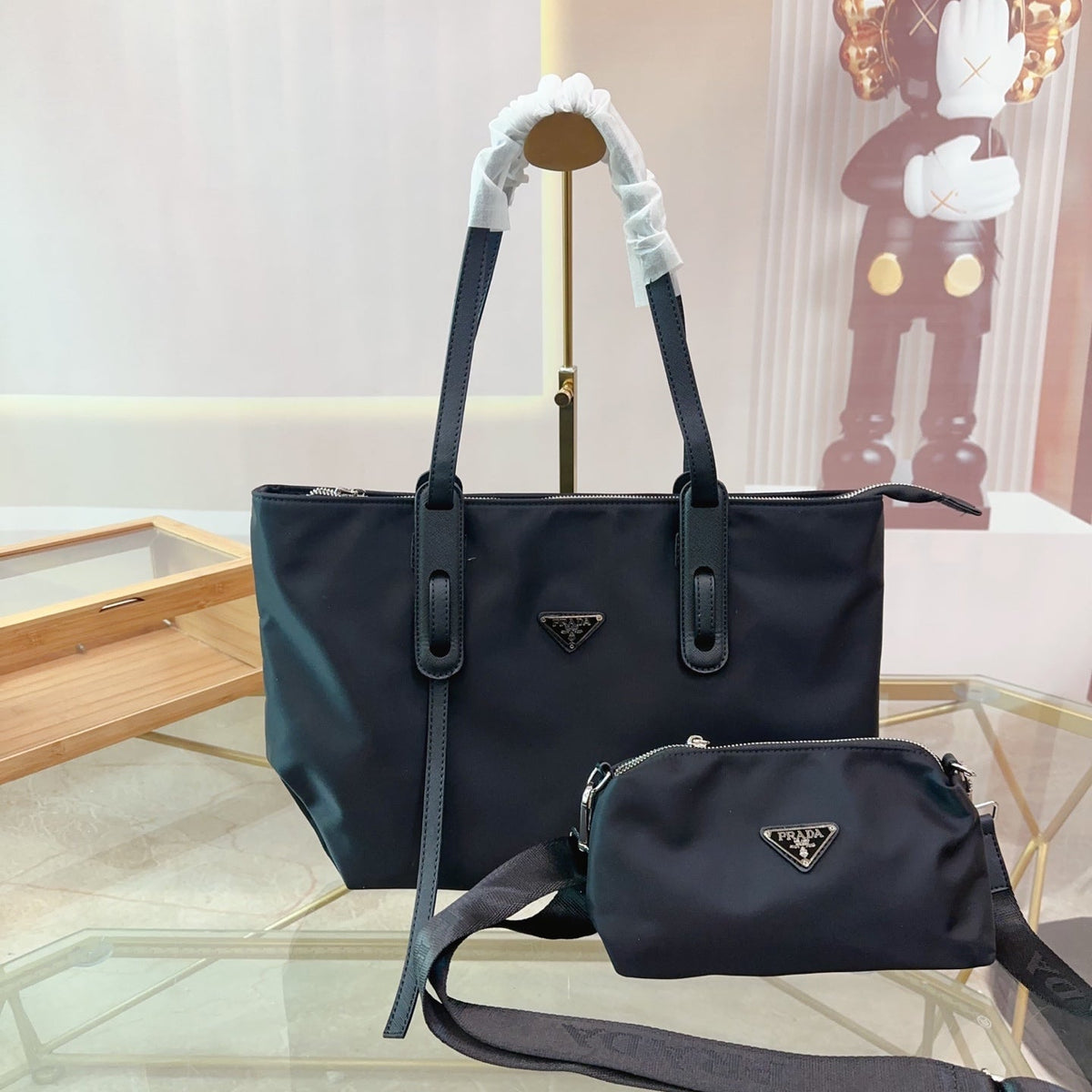 LARGE TOTE BAG 36 IN BLACK RE-NYLON FABRIC