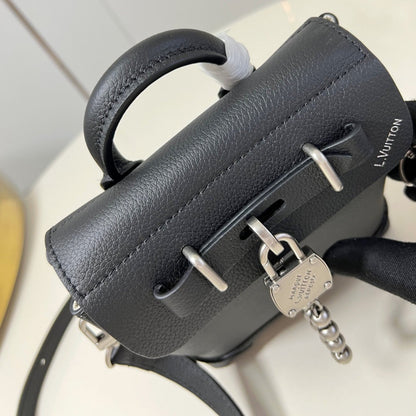 STEAMER 20 IN BLACK CALFSKIN SILVER HARDWARE