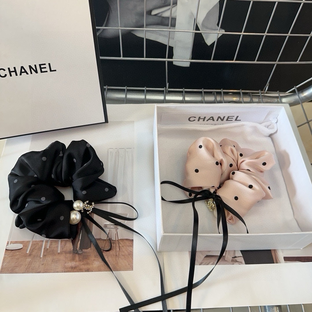 BLUSH PINK WRINKLE FABRIC SCRUNCHIE 358313
