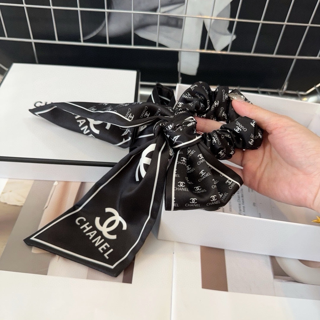 BLACK WRINKLED SILK SCRUNCHIE 432869