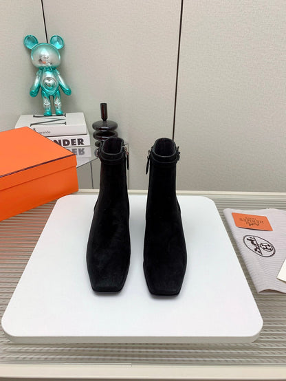 WOMEN'S NEO ANKLE BOOT IN BLACK SUEDE
