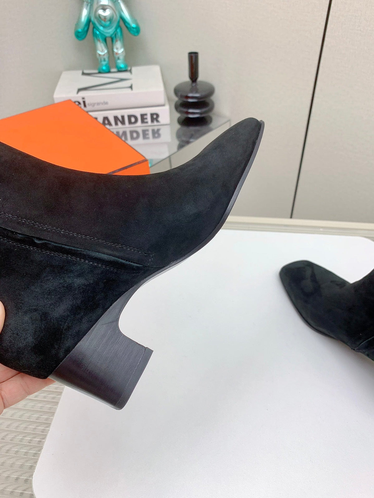 WOMEN'S NEO ANKLE BOOT IN BLACK SUEDE