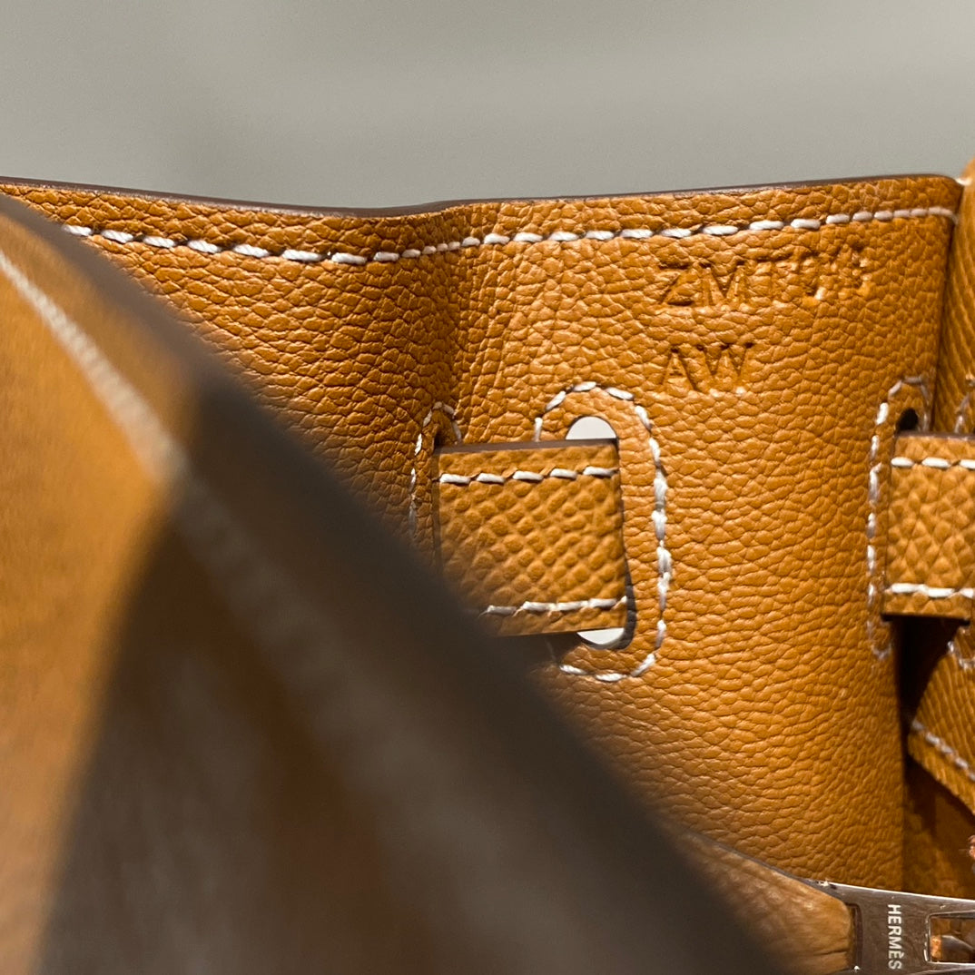 KELLY 25CM IN GOLD EPSOM CALFSKIN SILVER HARDWARE