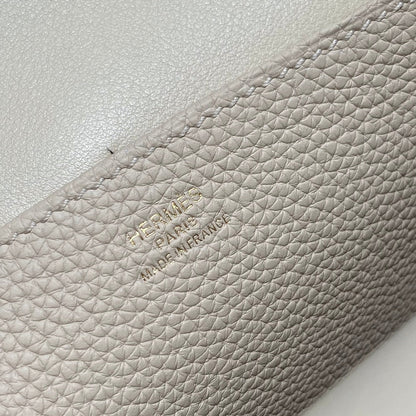 HALZAN 25 HANDLE BAG IN BEIGE GRAINED CALFSKIN