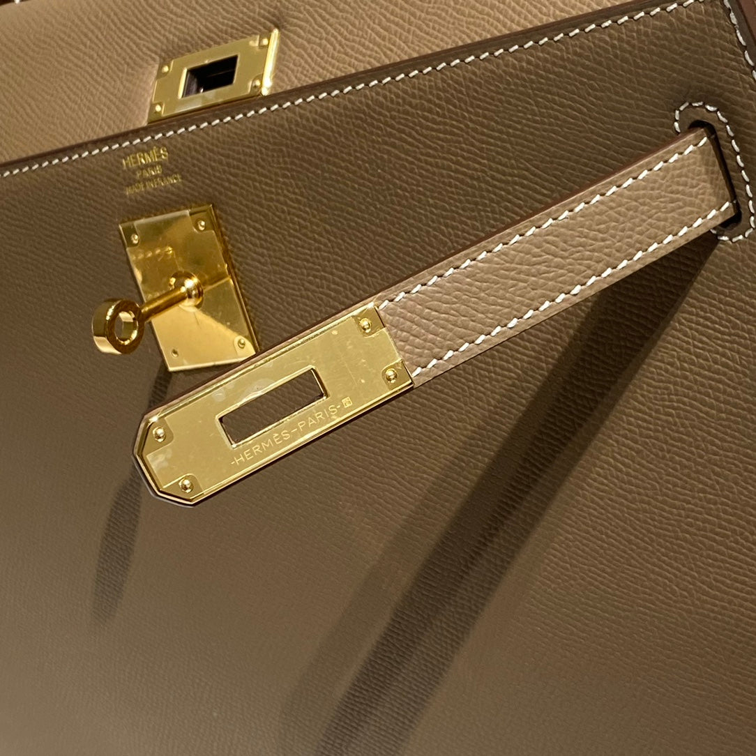 KELLY 32CM IN ETOUPE EPSOM CALFSKIN GOLD HARDWARE