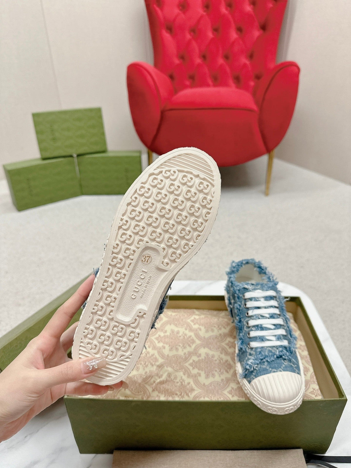 GG TRAINER SCALLOPED TOE BLUE DENIM