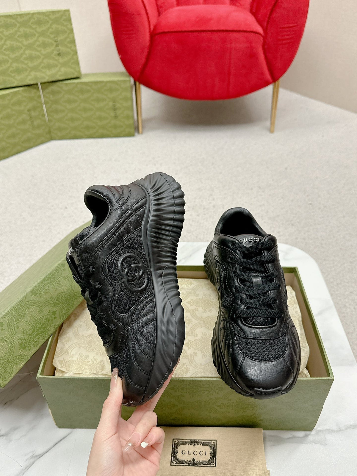 GG RIPPLE TRAINER BLACK LAMBSKIN