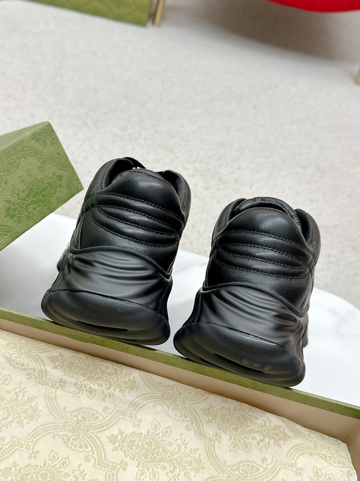 GG RIPPLE TRAINER BLACK LAMBSKIN