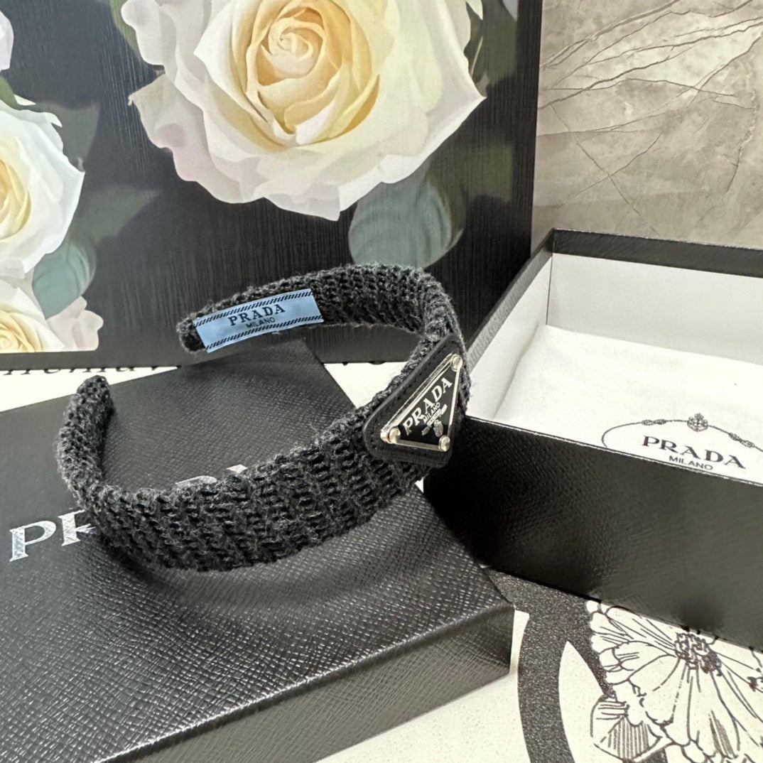 HAIRBAND IN BLACK KNITTED WOOL 381465