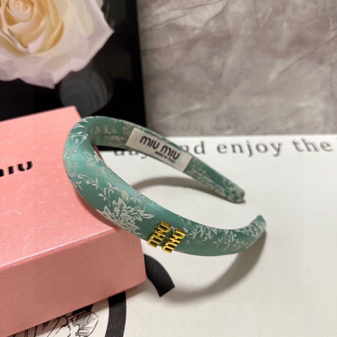HEADBAND WITH GARNITURE PRINT IN VIRIDIAN GREEN SILK 432823