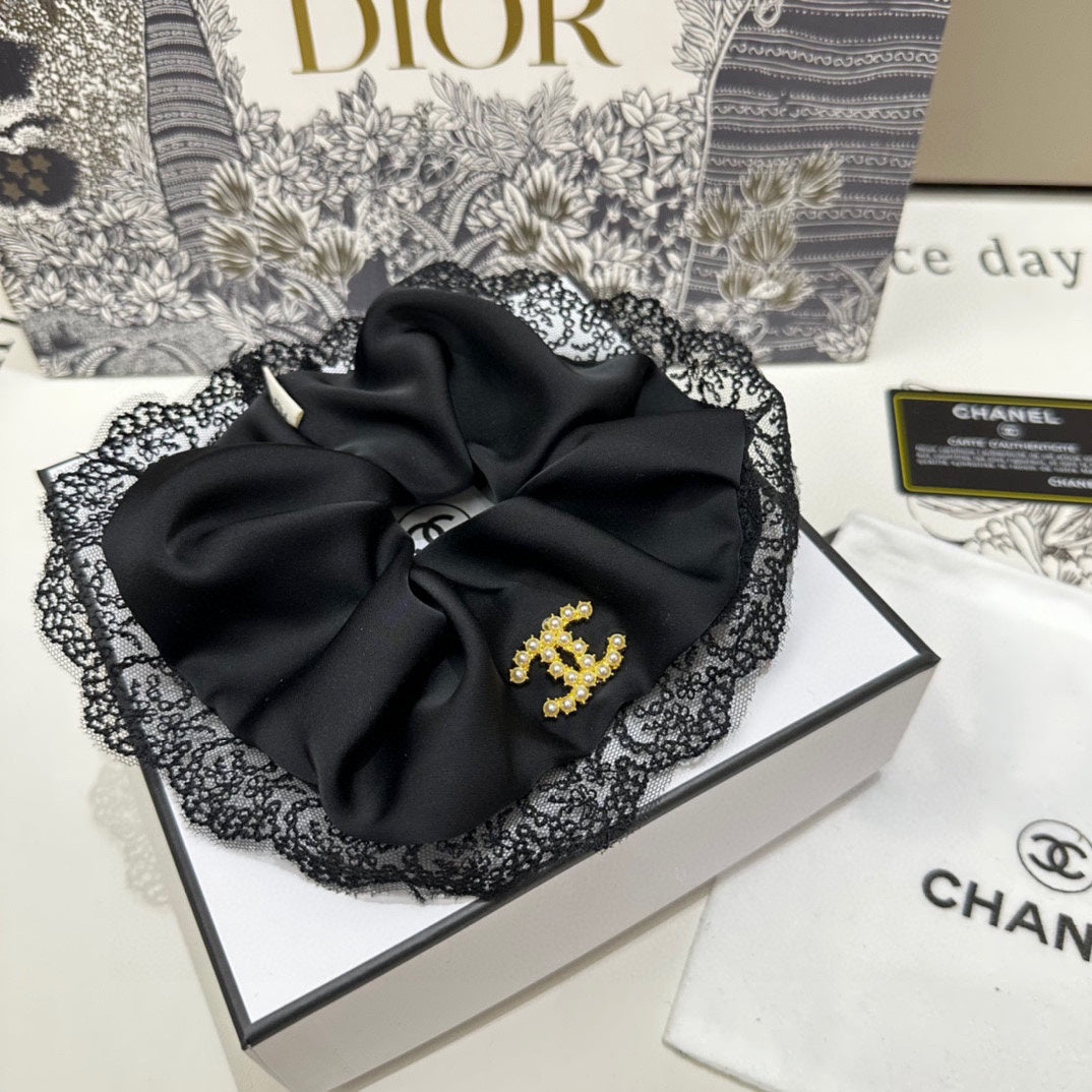 BLACK SILK SCRUNCHIE 432826