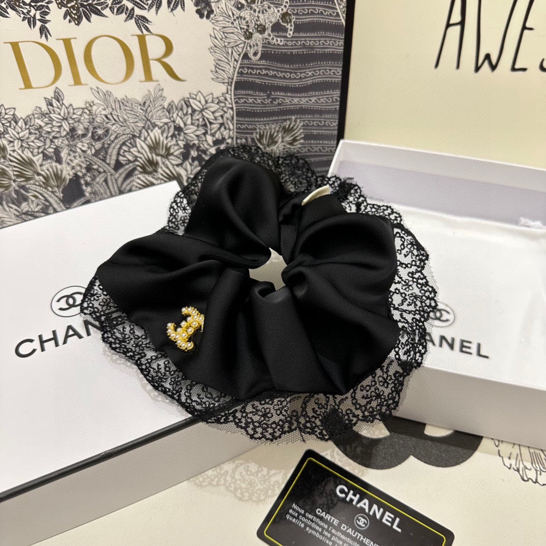 BLACK SILK SCRUNCHIE 432826