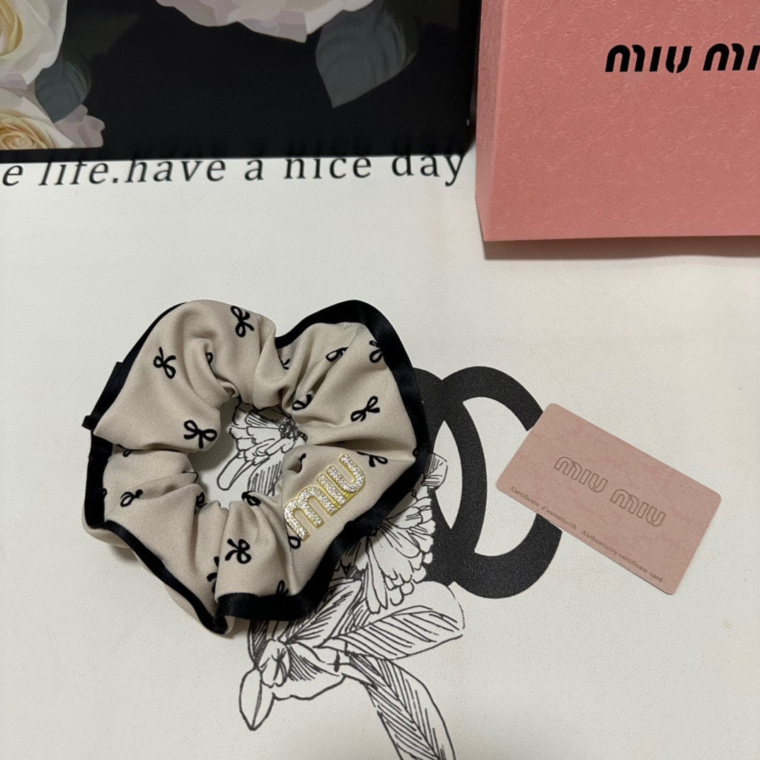 HAIR TIE IN BEIGE MIX BLACK SPANDEX FABRIC 432828