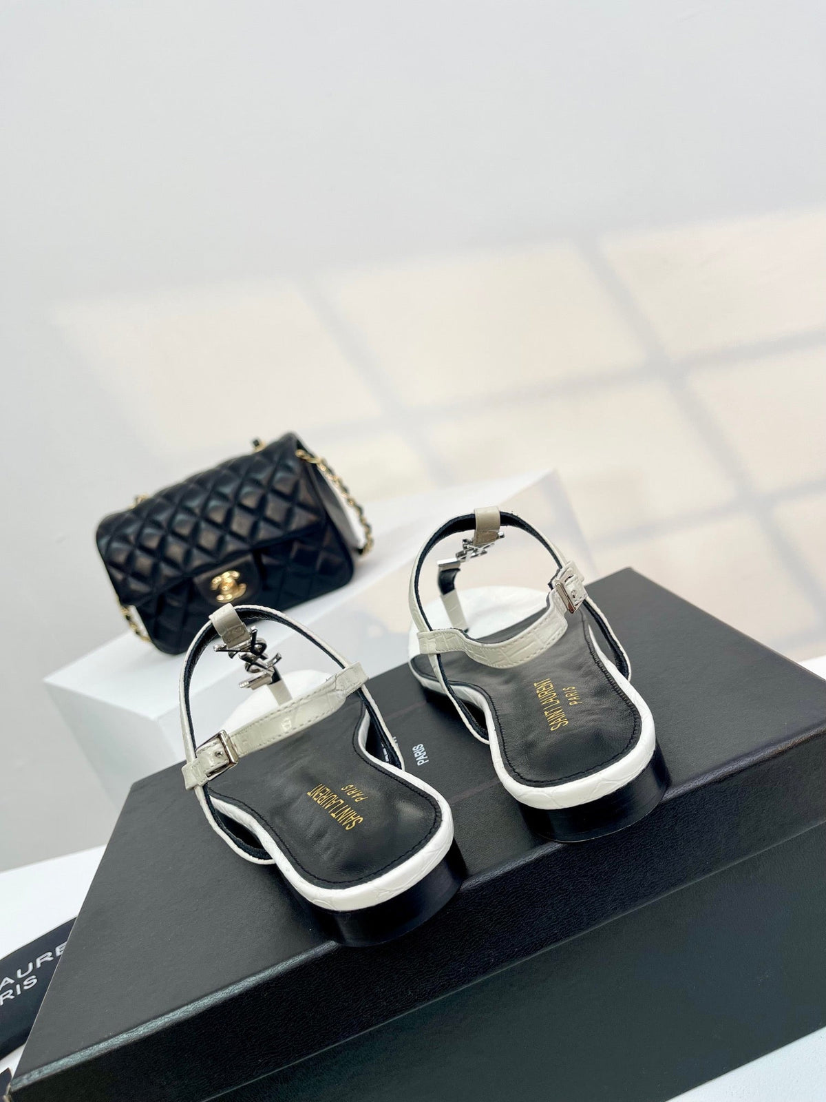 SL Cassandra Croc-Embossed Thong Sandals Black White Leather