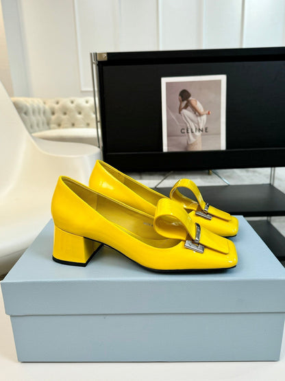 SQUARE TOE PUMPS IN YELLOW GLOSSY CALFSKIN ATTACHED BOW