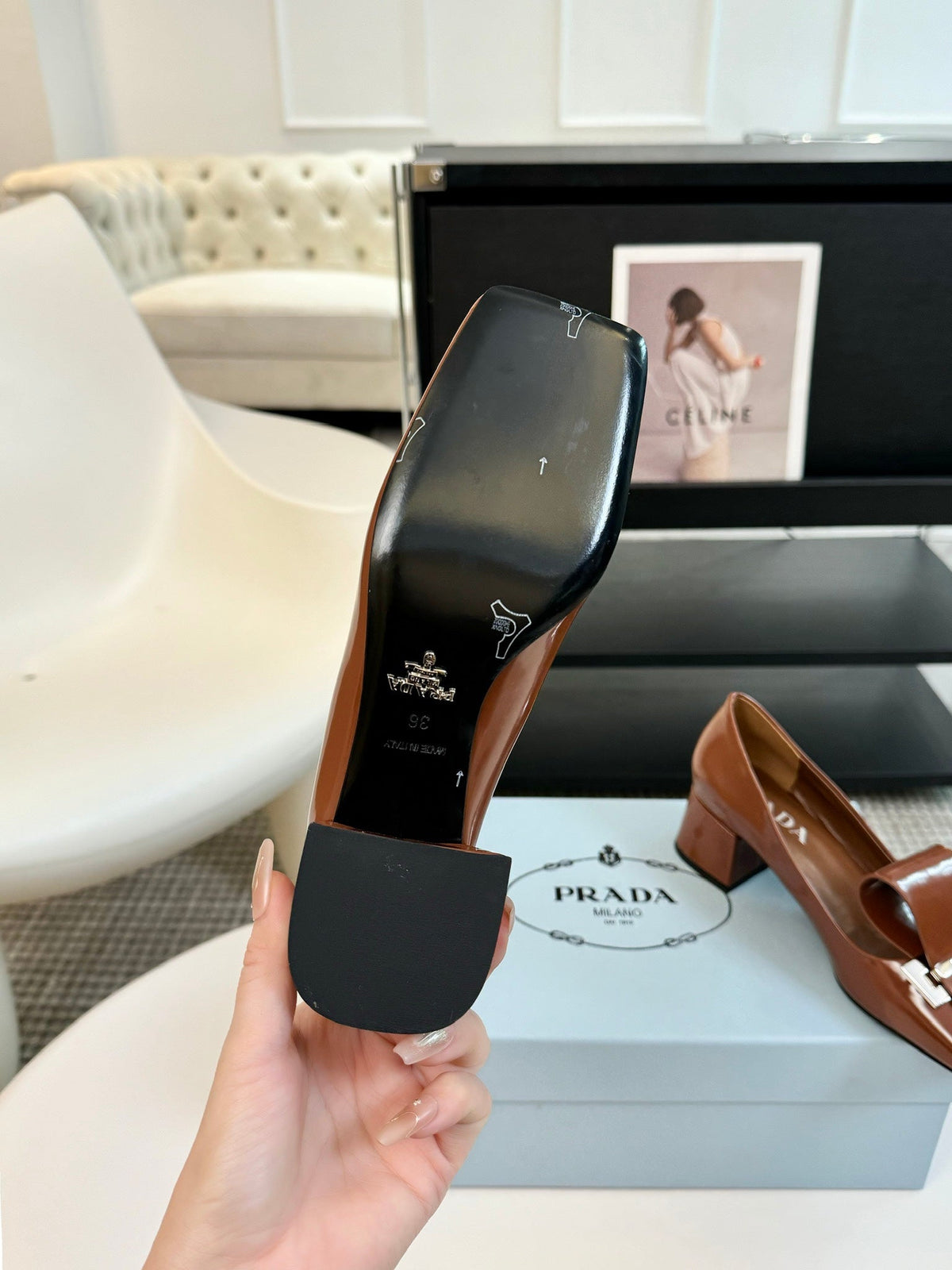 SQUARE TOE PUMPS IN CHOCOLATE GLOSSY CALFSKIN ATTACHED BOW