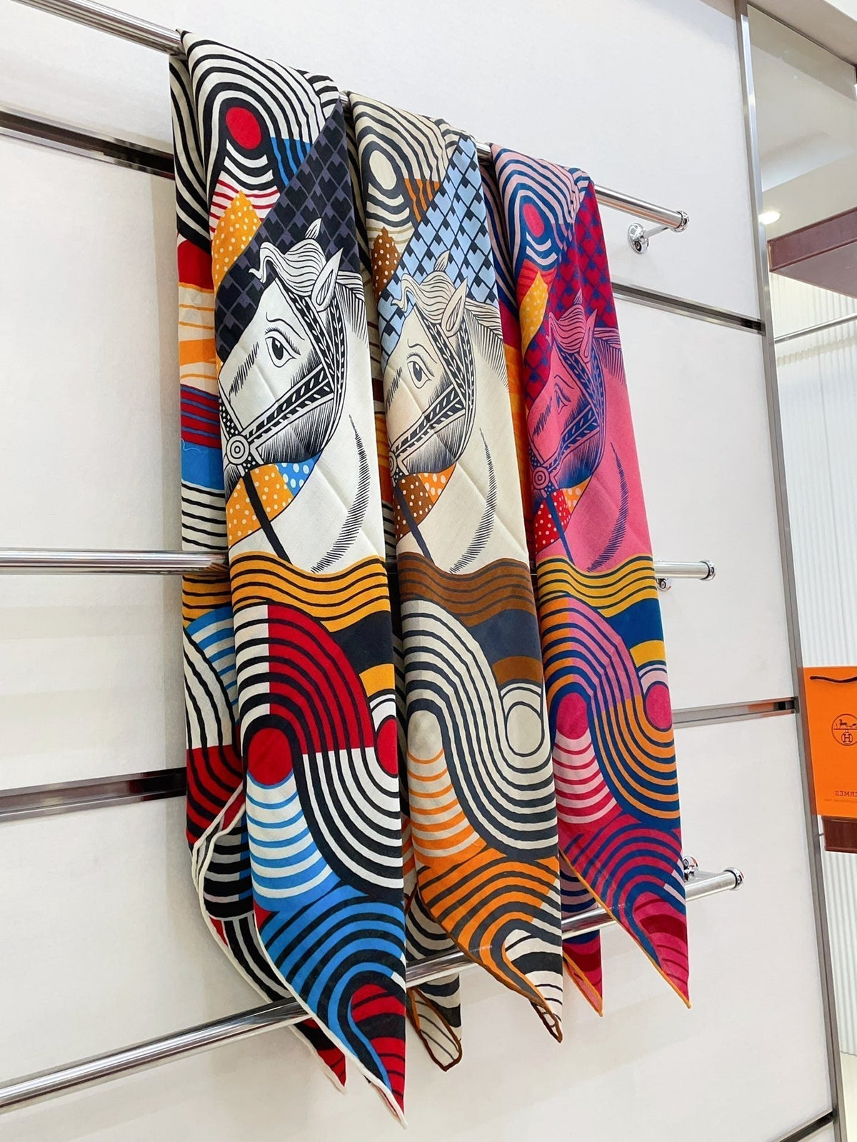 SCARF 140 CM COLORFUL 388173