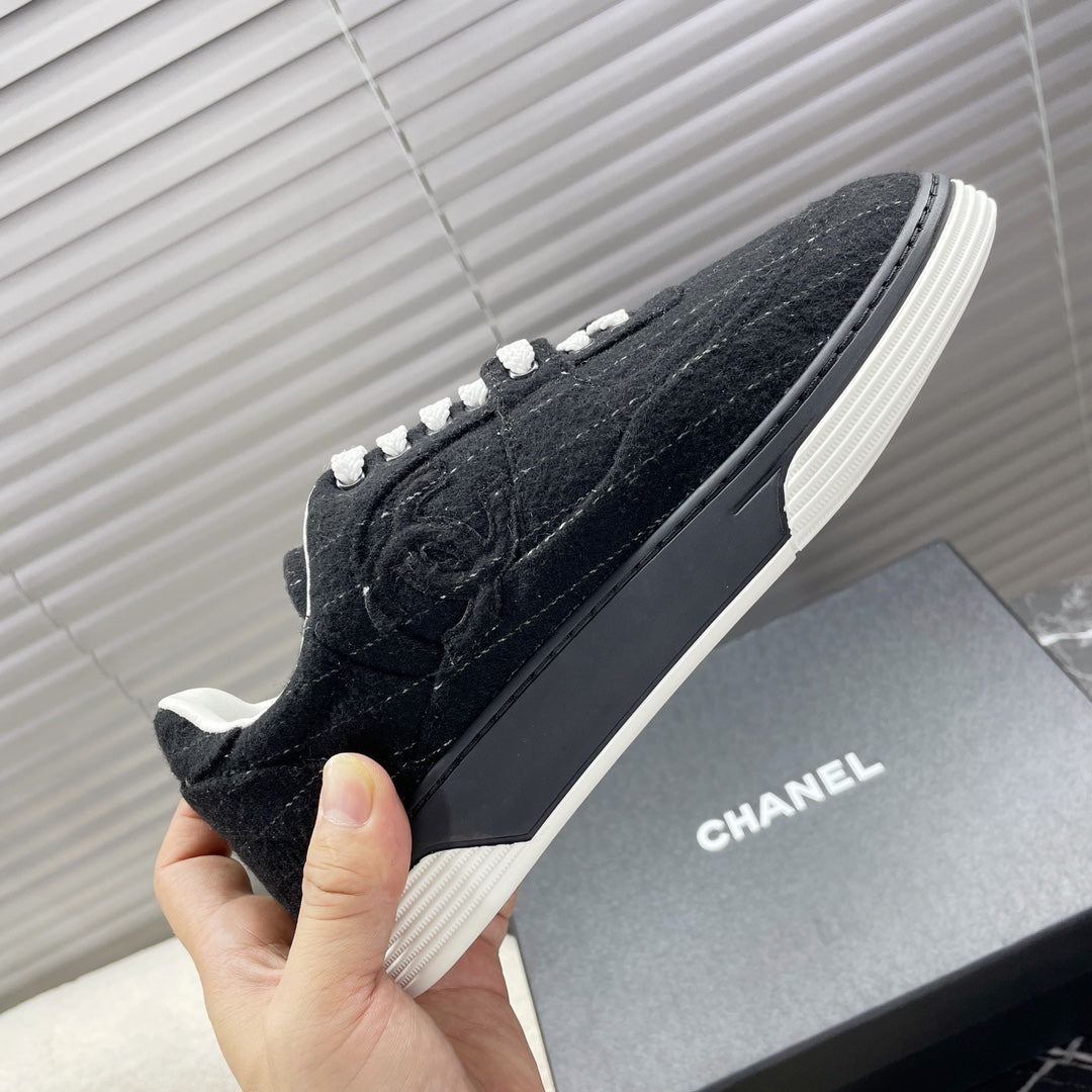 TRAINER SHOES IN BLACK WOOL FABRIC