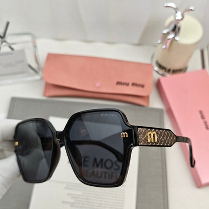 RUNWAY SQUARE SUNGLASSES 51130 IN ACETATE