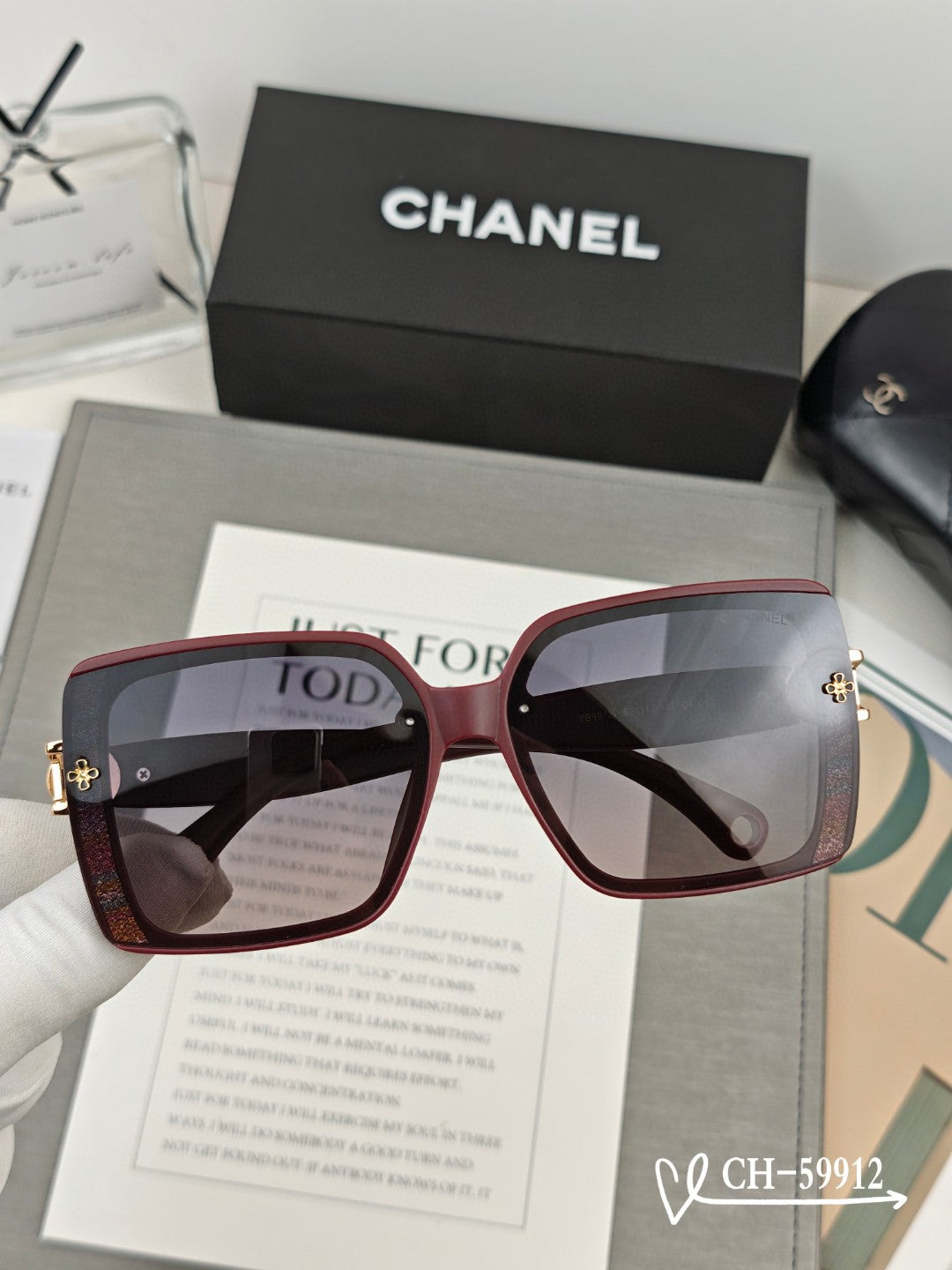SQUARE SUNGLASSES 59912 IN ACETATE