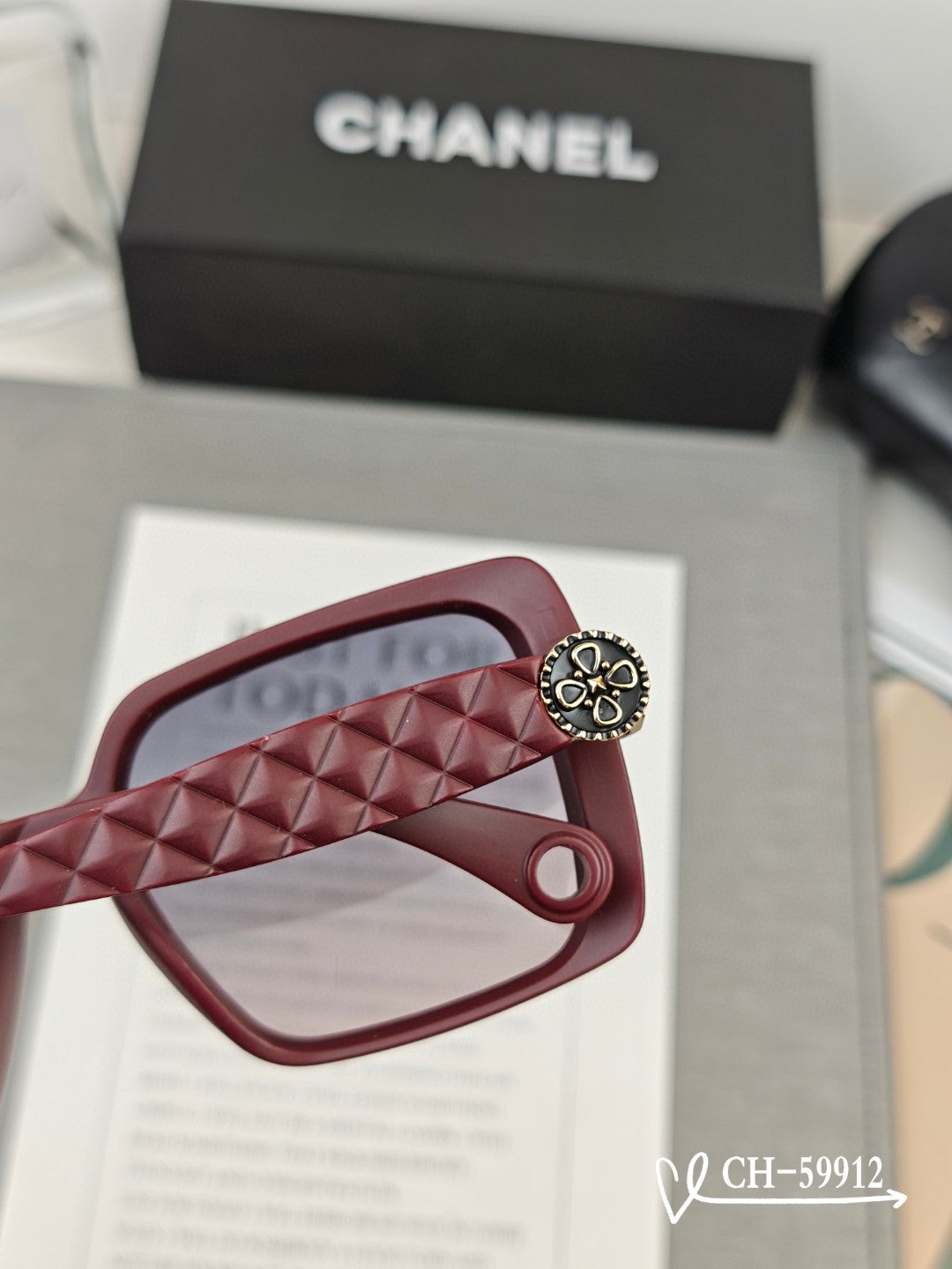 SQUARE SUNGLASSES 59912 IN ACETATE
